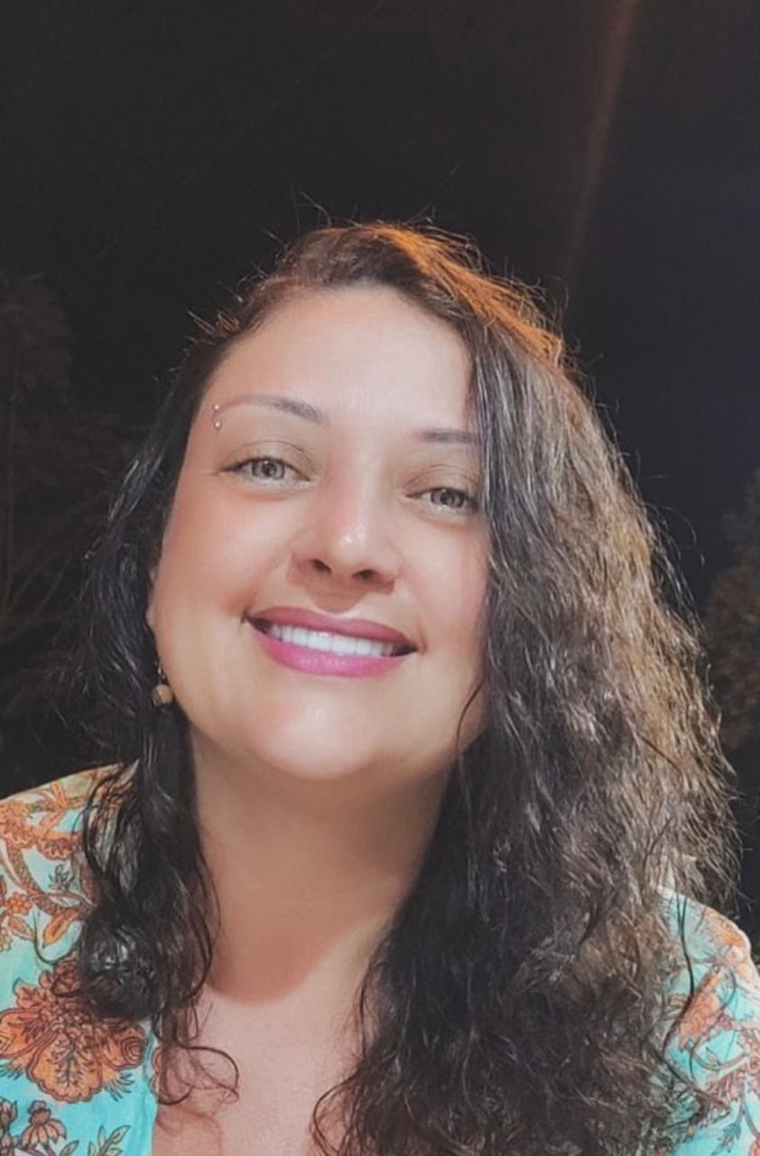 Claudia Farias Gomes dos Santos